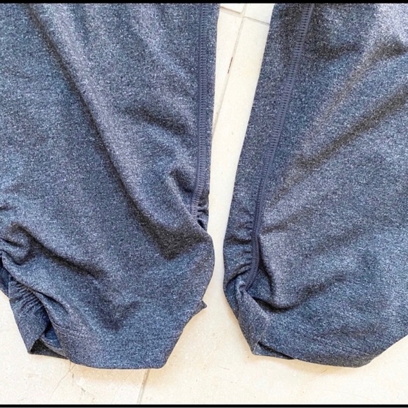 Bundle of 2 Calvin Klein Capri Crop Leggings Medium - Picture 4 of 14